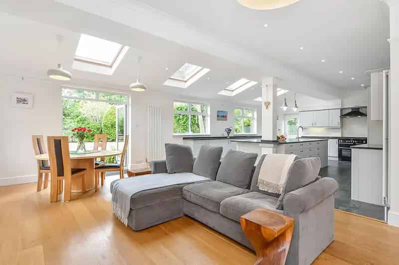 5 Bedroom Detached House with Coach House Langstone Hampshire