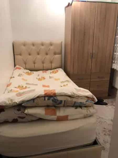 2 Bedroom Ground Floor Flat Near Shops and Schools