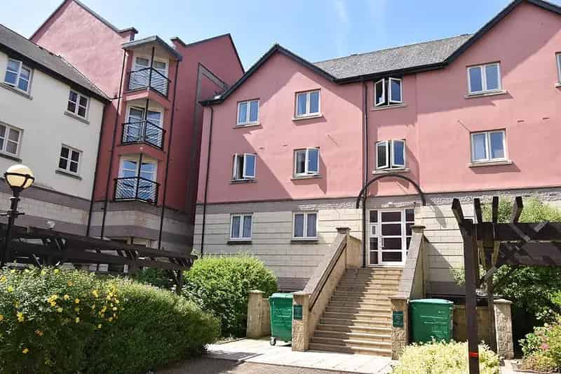 2 Bedroom Apartment for Sale Near Exeter Quayside