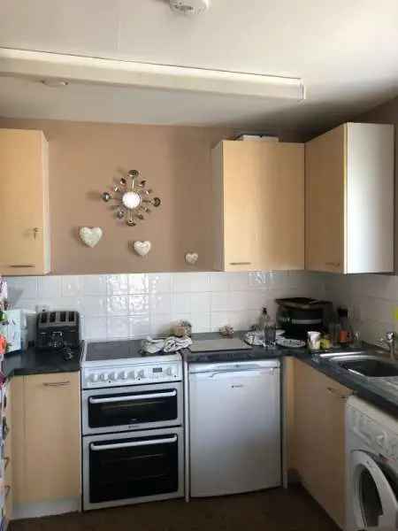 Flat For Rent in Tendring, England