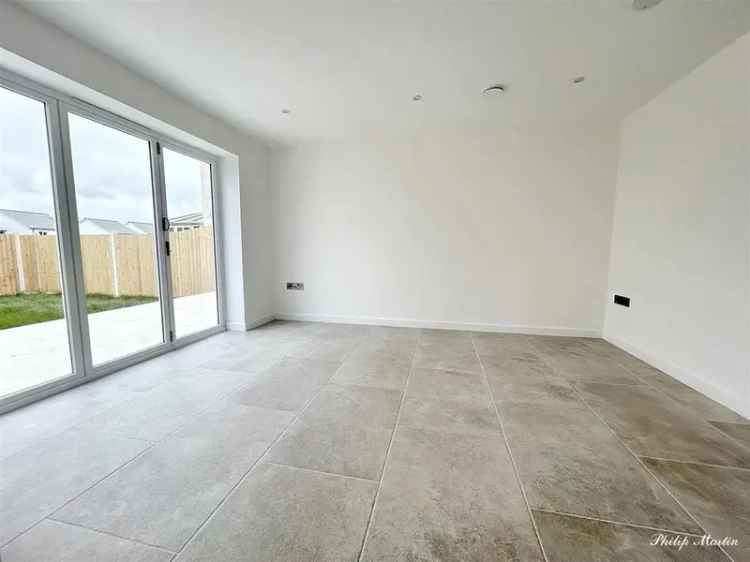 5 Bedroom Detached House To Rent