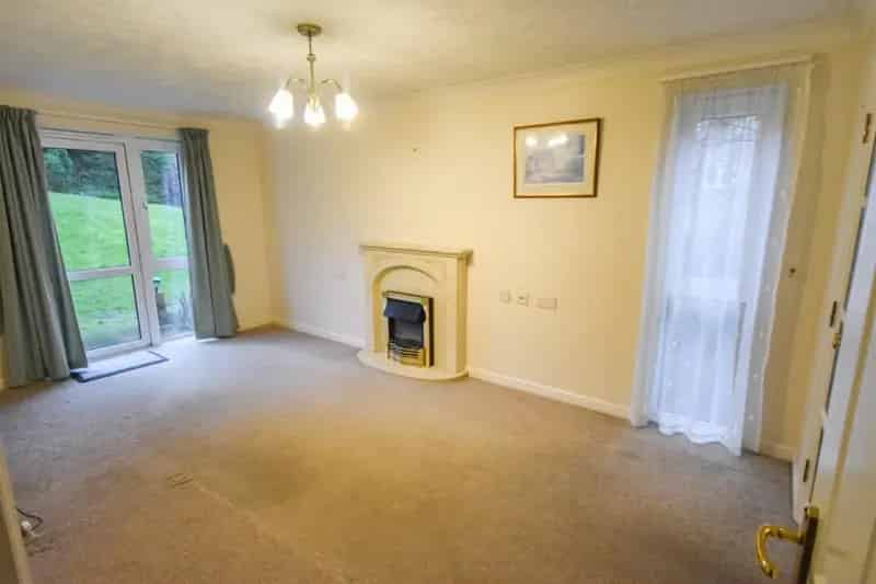 One Bedroom Garden Flat for Over 60s Near Bingley