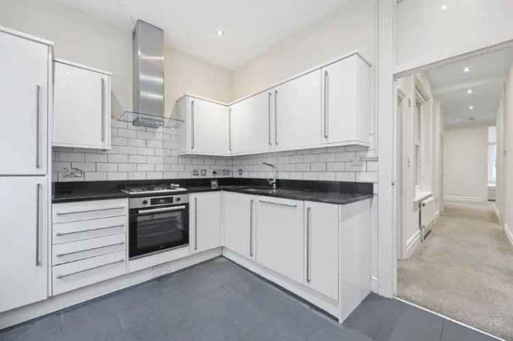 3 bedroom flat for sale