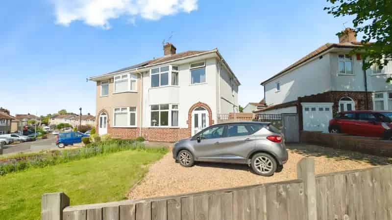 3 Bedroom Semi-Detached House For Sale
