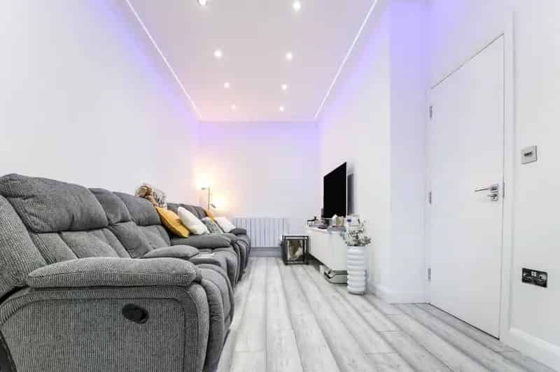 2 Bedroom Flat to Rent Ilford IG2 - Own Garden Parking