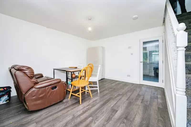 3 Bedroom Semi-Detached House London Colney