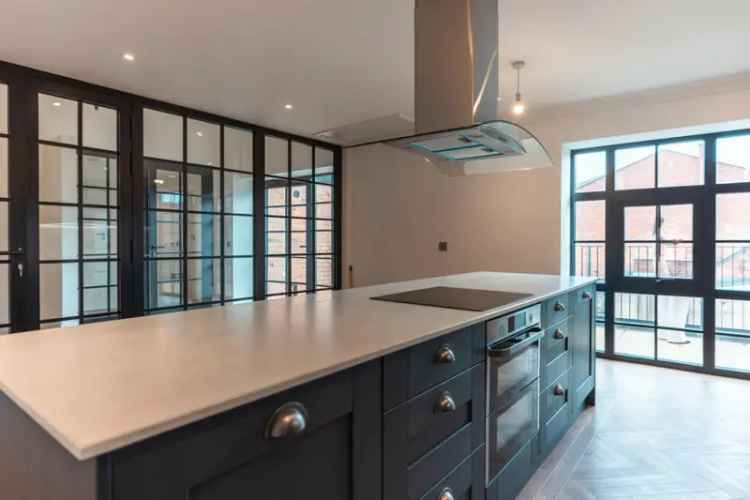 3 Bedroom Penthouse Apartment for Sale in Birmingham Jewellery Quarter