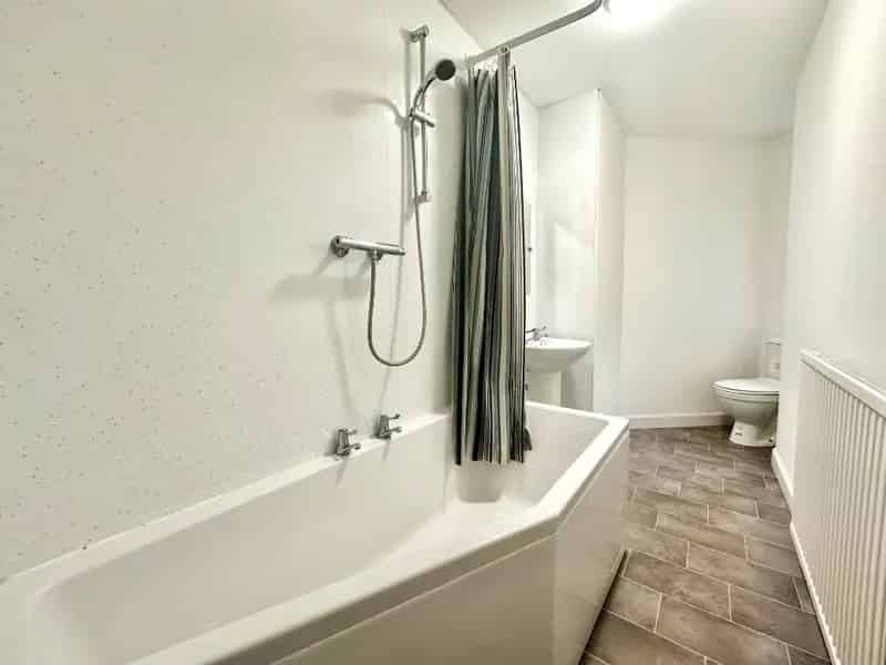 4 Bedroom Flat to Rent Near Glasgow University
