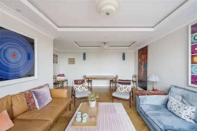 Notting Hill Apartment Top Floor with Ladbroke Square Views