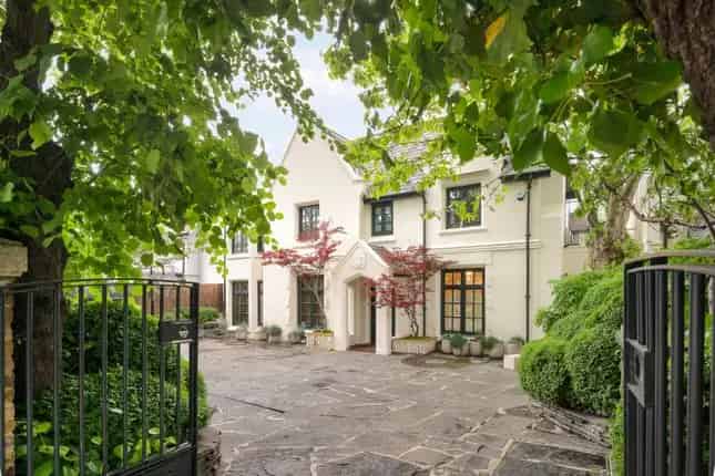 Family Home for Sale in St John's Wood London