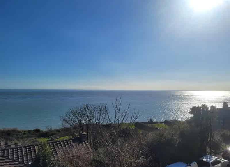 4 Bedroom Semi-Detached House with Panoramic Sea Views