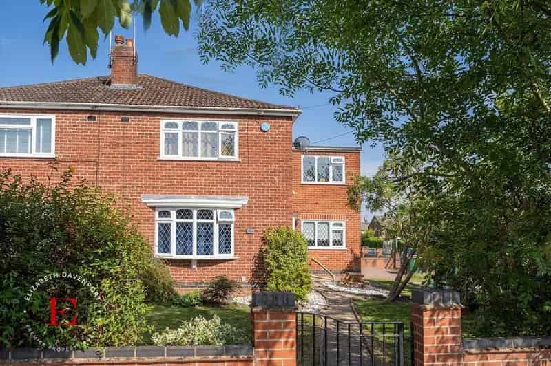 3 4 Bedroom Semi Detached House For Sale Stivichall