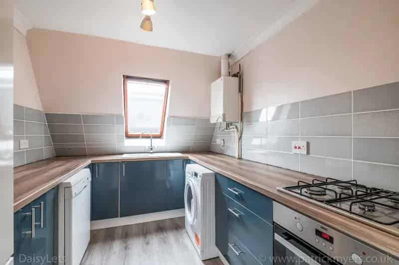 1 Bedroom Flat House to Rent Near Kent House Station