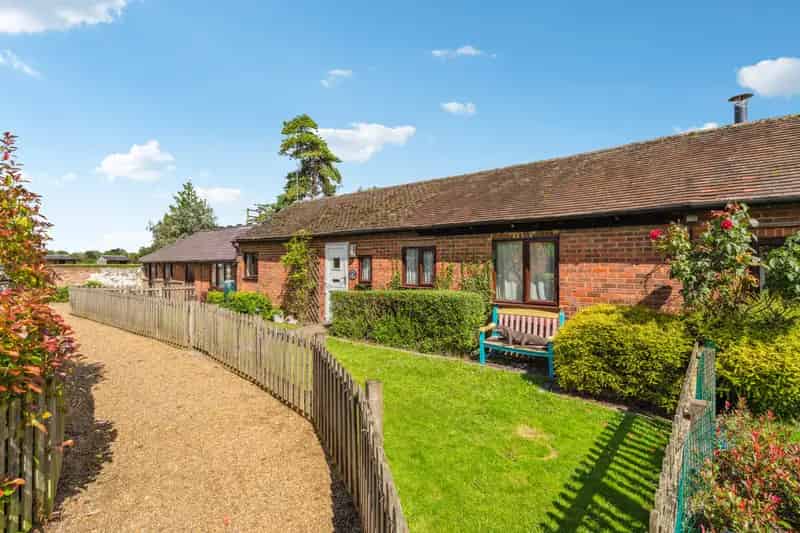 2 Bedroom Barn Conversion with Equestrian Facilities and 1.7 Acres