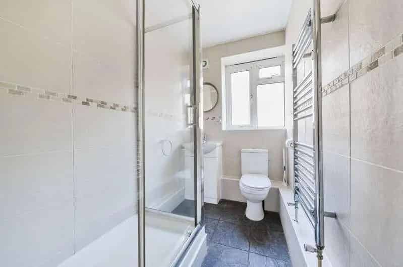 3 Bed Flat for Sale Near Farringdon