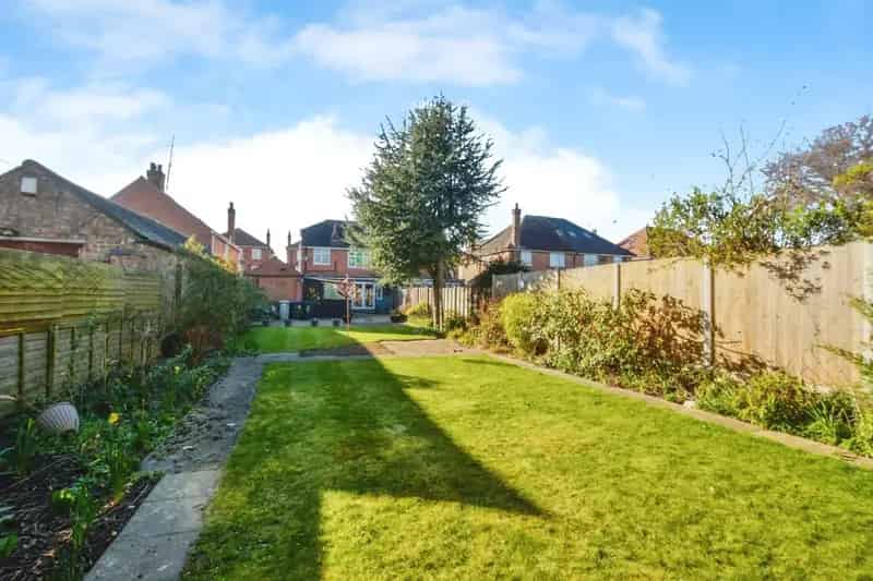 3 Bedroom Semi-Detached House Near Seafront