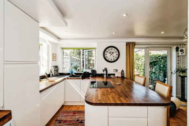 Three Bedroom Semi-Detached House Worthing