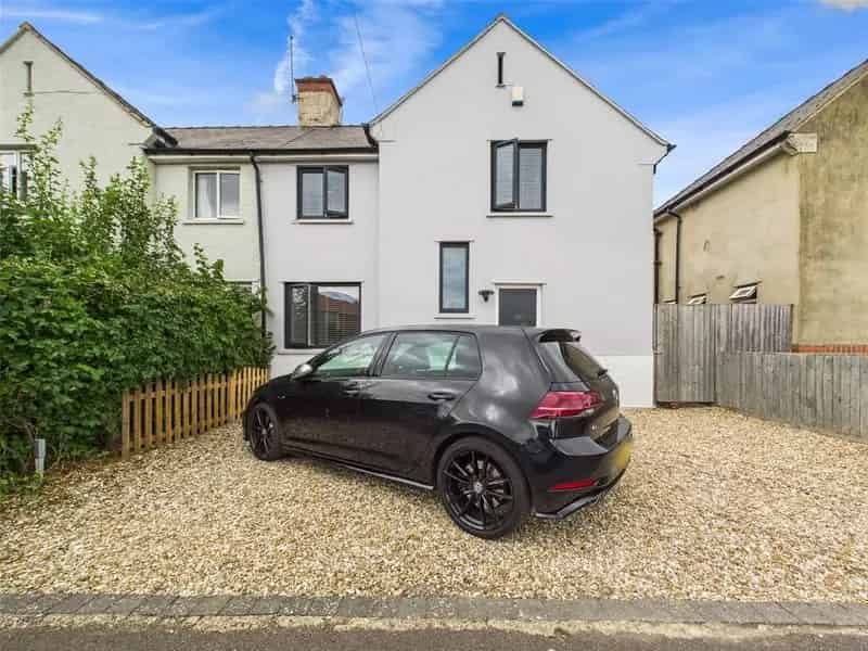 3 Bedroom Semi Detached House For Sale No Onward Chain