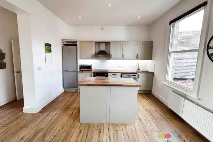 2 Double Bedroom Penthouse Apartment Lincoln City Centre