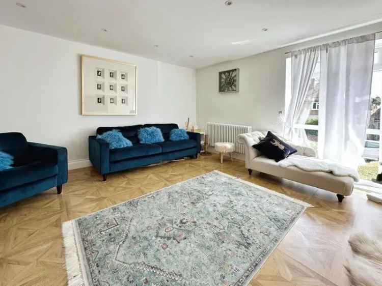 2 Bedroom Flat for Sale Rye East Sussex TN31