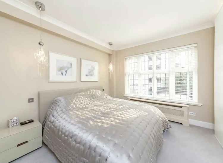 Luxury 2-Bedroom Apartment Wellington Court Near Underground