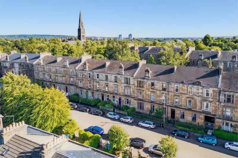 3 Bedroom Flat for Sale in Shawlands