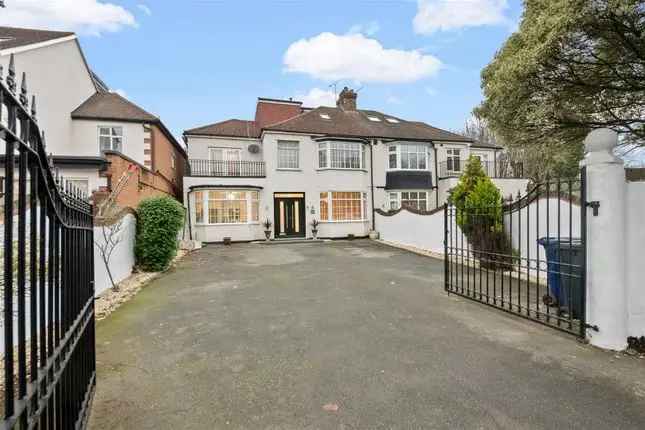 6 Bedroom Semi-Detached House for Sale in Southall