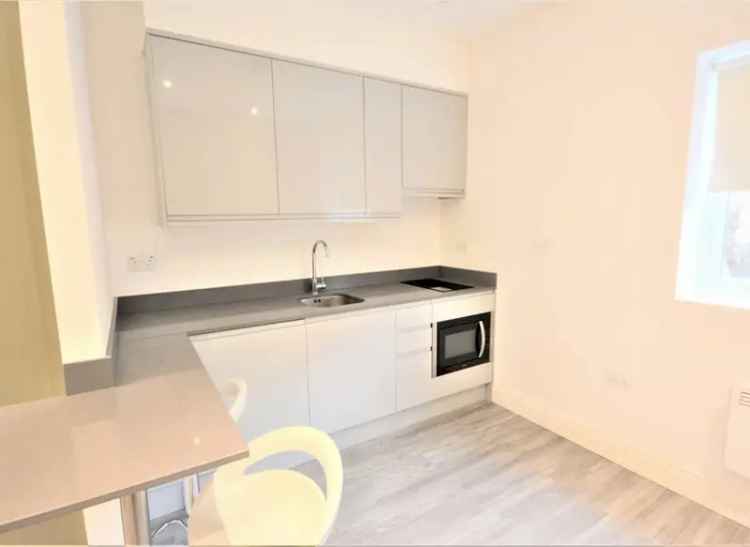 Spacious Ground Floor Studio Apartment in Colindale