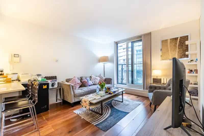 2 Bedroom Flat for Sale in Paddington Basin