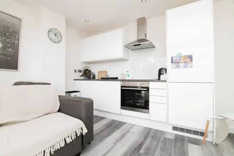 2 Bedroom Flat To Let Solihull
