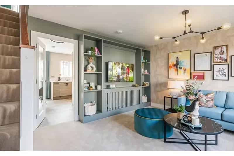 3 Bed Terraced House Livingston Modern Kitchen Family Bathroom