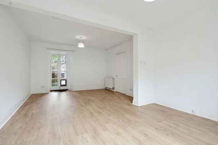 3 Bed Flat Colinton Village Private Garden Workshop