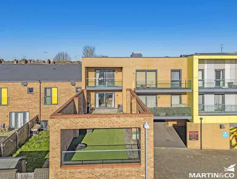 3 bedroom apartment for sale