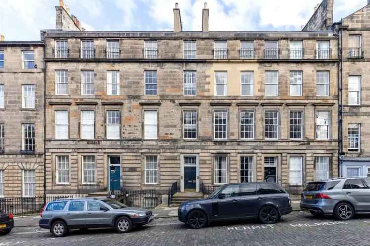 3 Bedroom Apartment to Rent in Edinburgh New Town