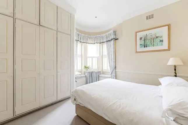 Flat for sale in Sloane Court West, Chelsea, London SW3