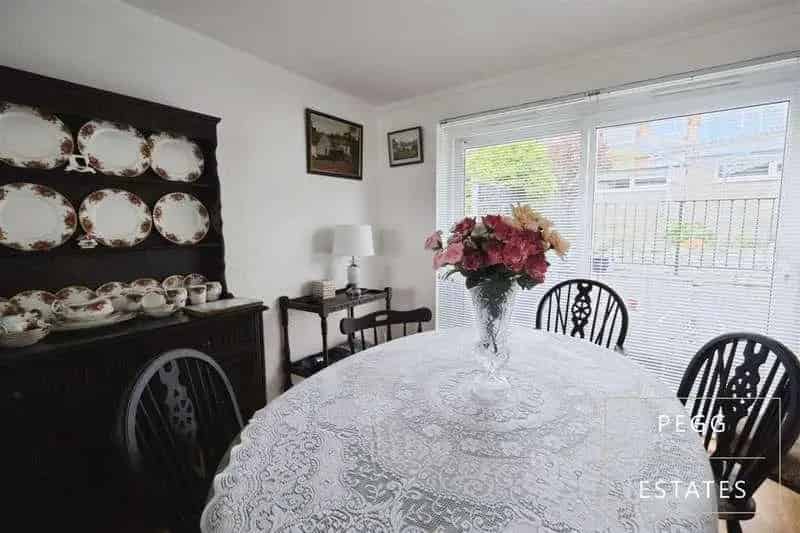 3 bed house for sale