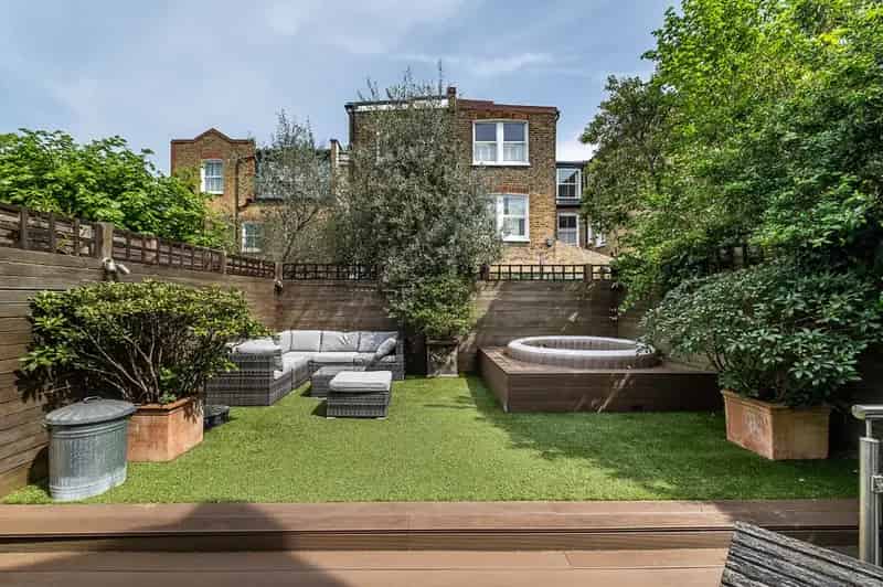 6 Bedroom House for Sale near Clapham Common
