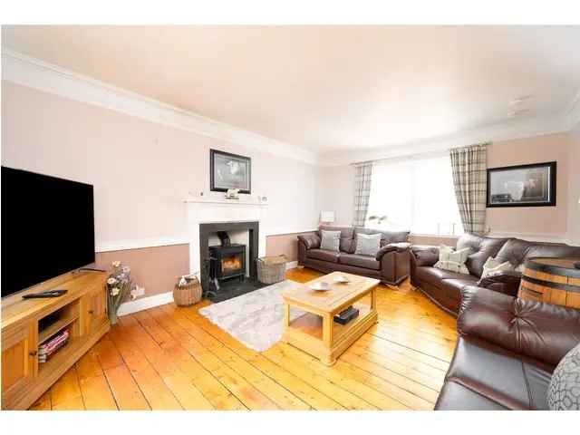 4 Bedroom Terraced House for Sale in Strichen