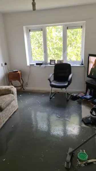 Flat For Rent in Taunton, England