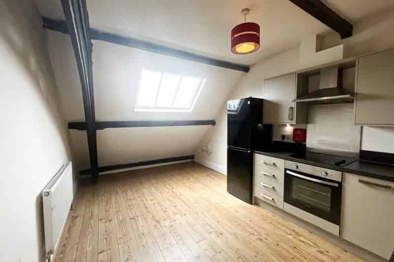 Two Bedroom First Floor Apartment Hull City Centre