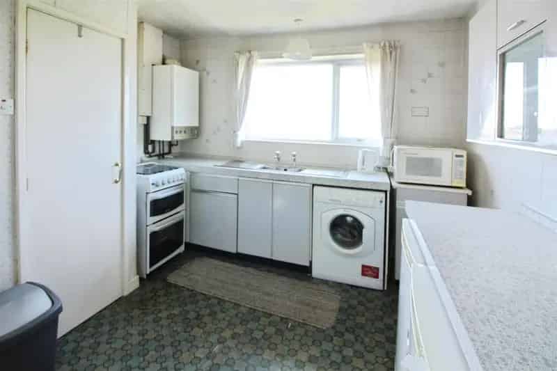 2 Bedroom Semi-Detached Bungalow to Rent