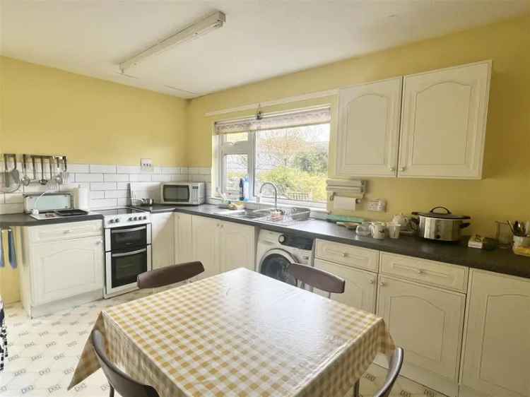 4 bedroom detached bungalow for sale