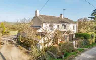 Meneage Cottage 3000 sq ft Character Cottage in 25 Acres