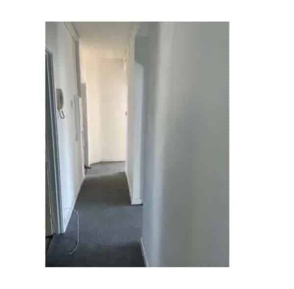 2-Bedroom 1st Floor Apartment Near Shops and Schools