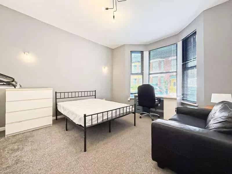 5 Bed Property for Sale Investment Opportunity