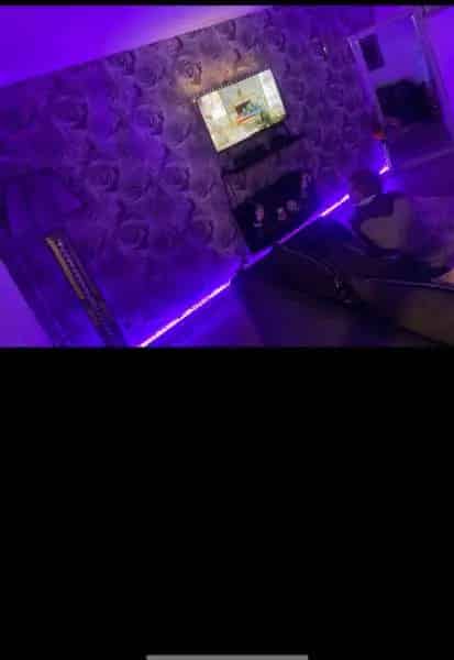 Large Family Home Freshly Decorated Near Stockport