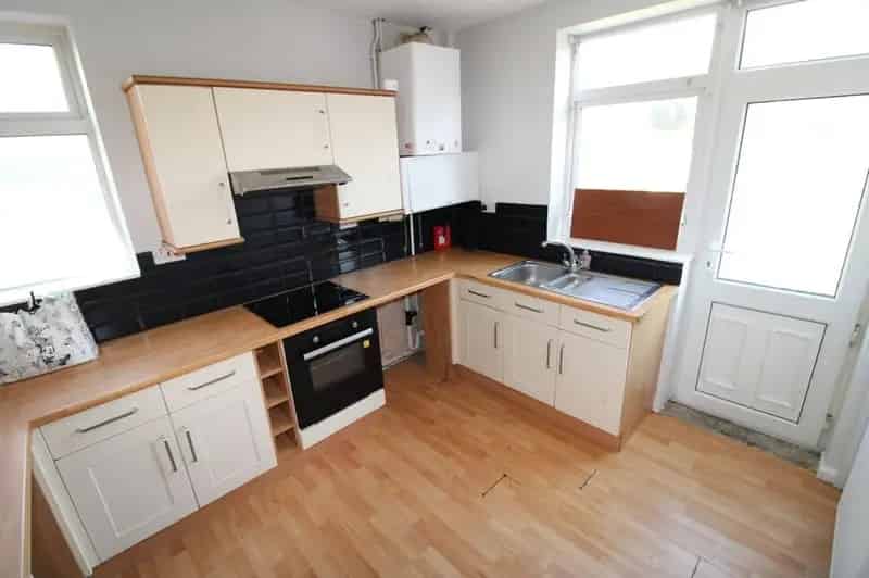 3 Bedroom Semi Detached House for Rent Sheffield S5