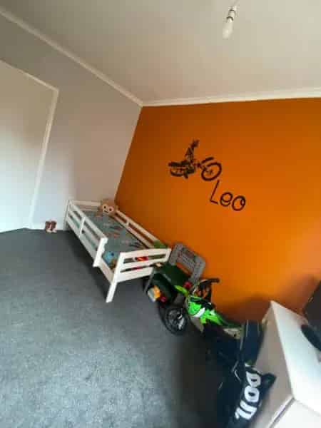 2 Bedroom Ground Floor Flat with Large Garden