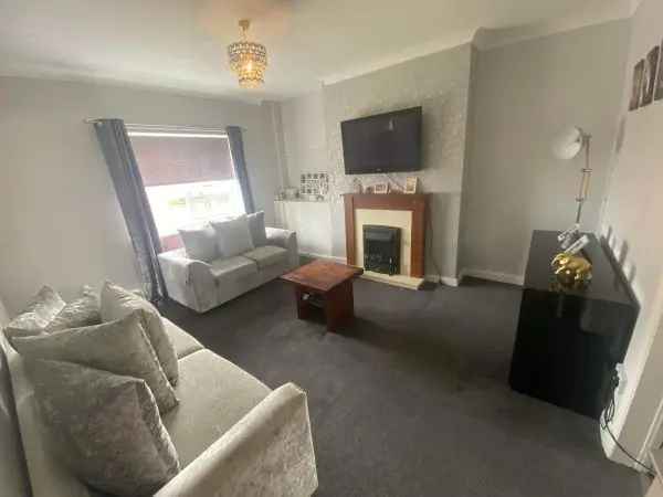 Flat For Rent in Gateshead, England