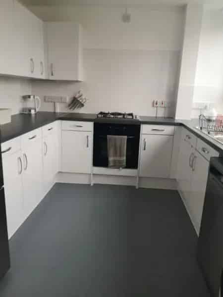 Spacious 2-Bed Flat Near Clapham Junction